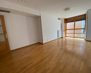 Living room of Flat to rent in  Madrid Capital  with Air Conditioner and Heating