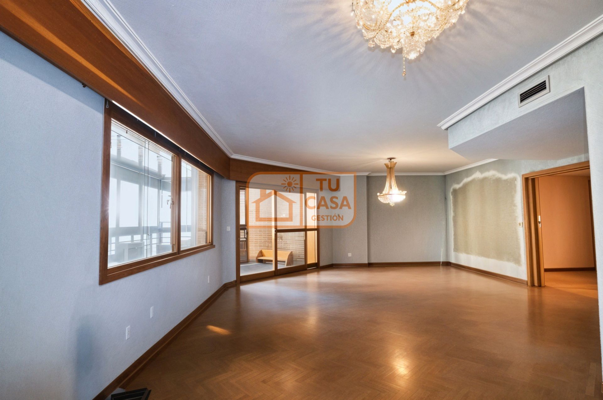 Living room of Flat for sale in Cáceres Capital  with Air Conditioner, Heating and Parquet flooring