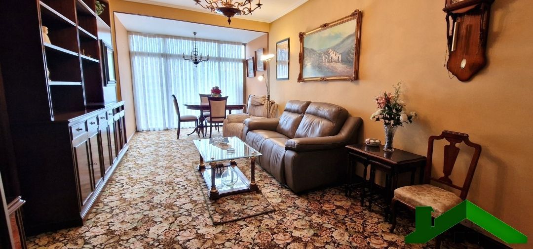 Living room of Flat for sale in Bilbao   with Heating, Furnished and Balcony