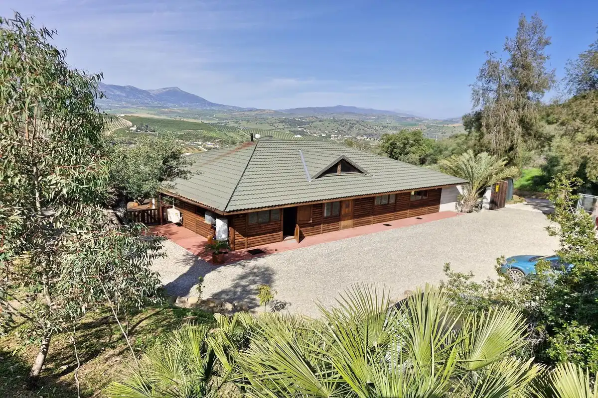 Casa rústica amb jardí en venda a Coín
