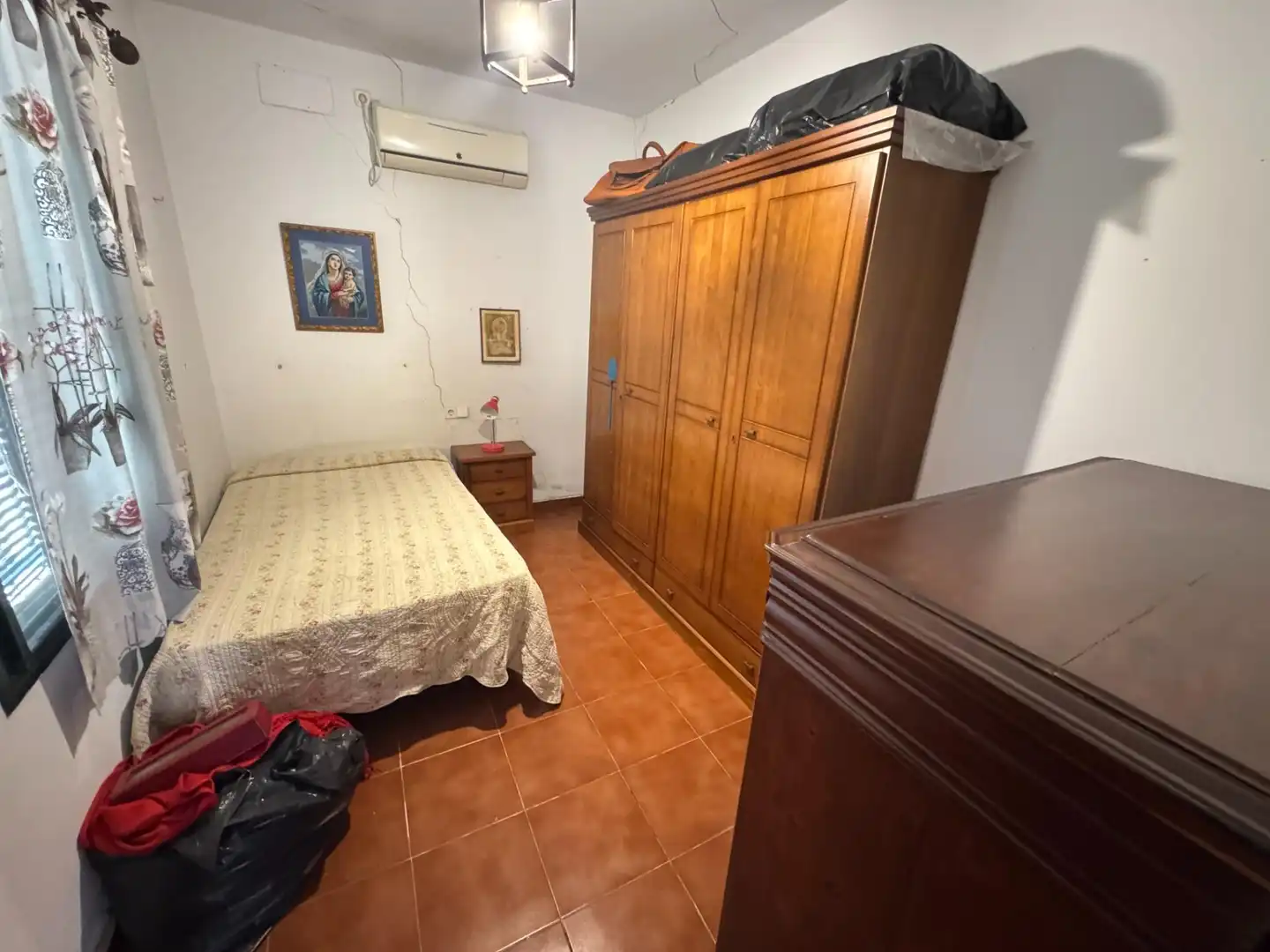 Habitación de Casa o chalet en venta en Dos Hermanas con Aire acondicionado, Jardín privado y Trastero