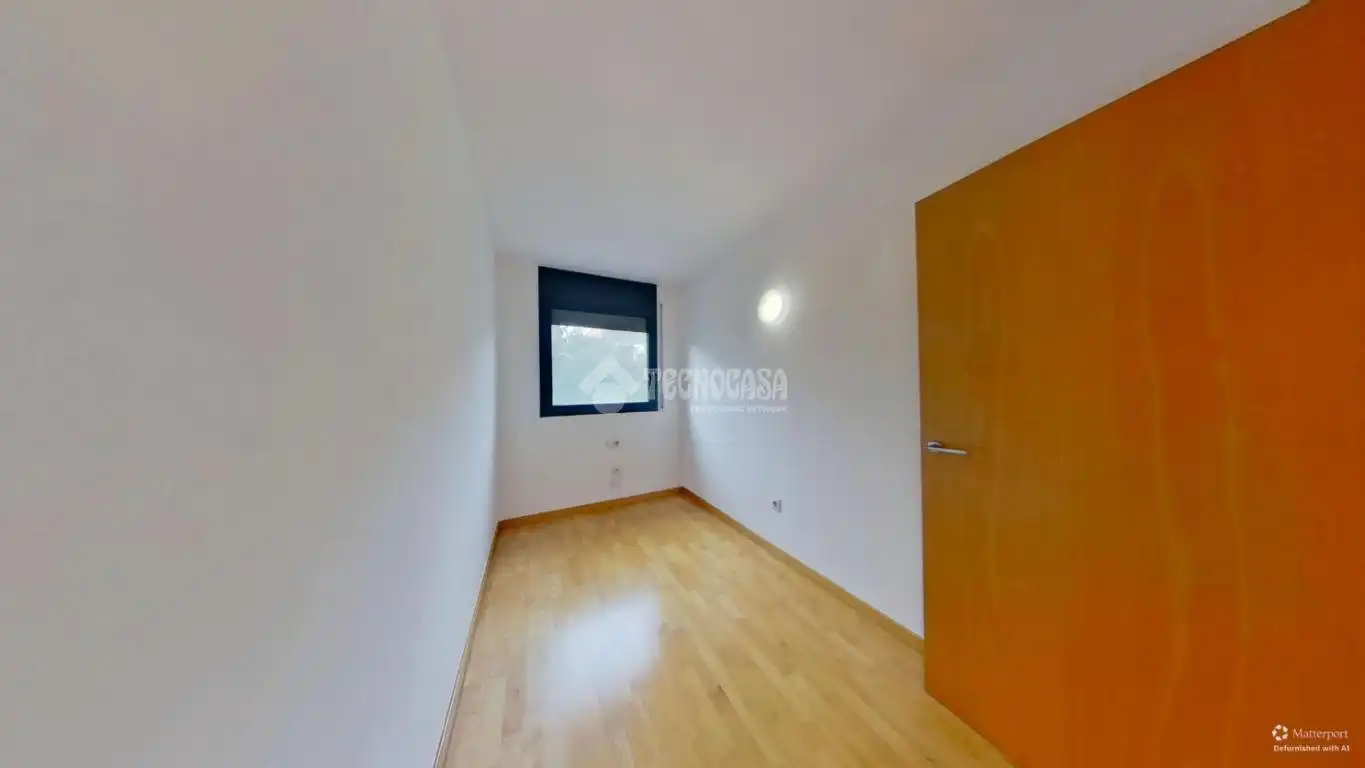 Habitación de Piso en venta en Sabadell con Aire acondicionado, Calefacción y Balcón