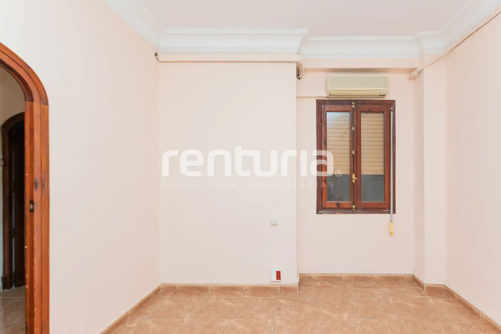 Habitación de Oficina de alquiler en Valencia con Aire acondicionado