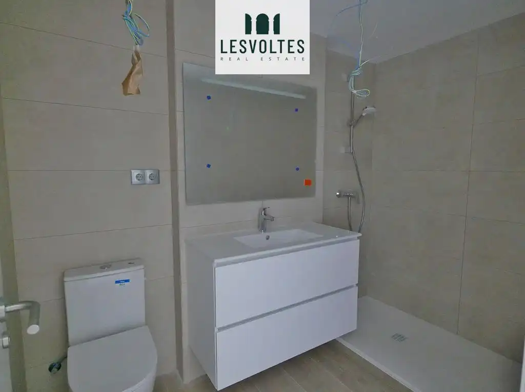 Baño de Piso en venta en Pals con Calefacción, Parquet y Terraza