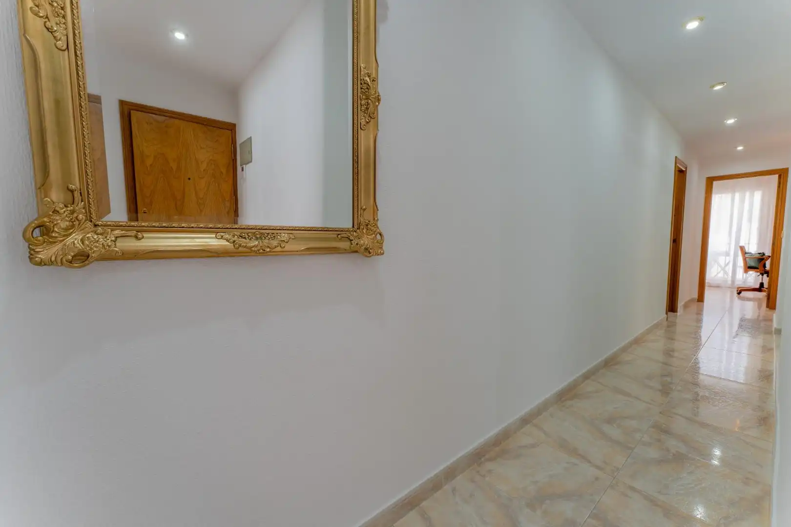 Piso en venta en Elche / Elx con Aire acondicionado, Amueblado y Balcón