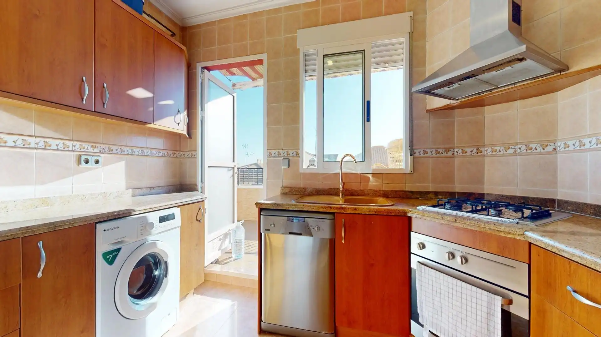 Cocina de Ático en venta en Pilar de la Horadada con Terraza, Trastero y Amueblado