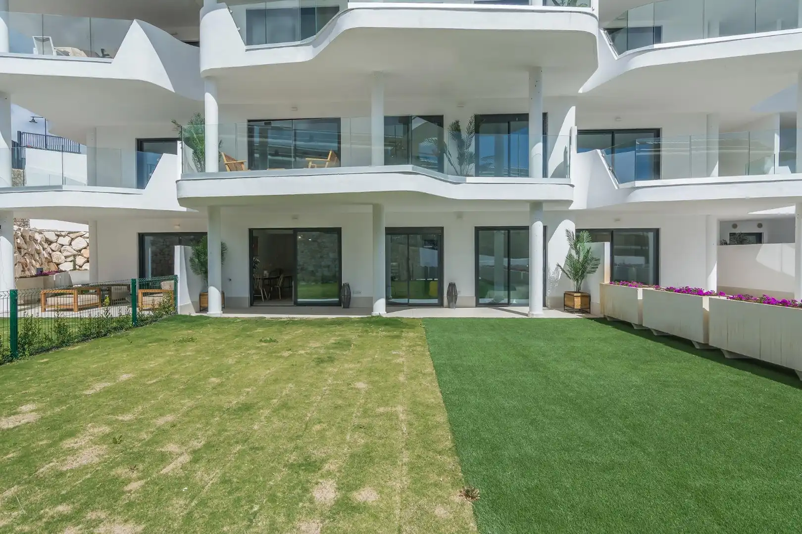 Exterior view of Flat for sale in Fuengirola  with Air Conditioner, Private garden and Terrace
