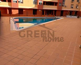 Piscina de Pis en venda en  Sevilla Capital amb Piscina comunitària