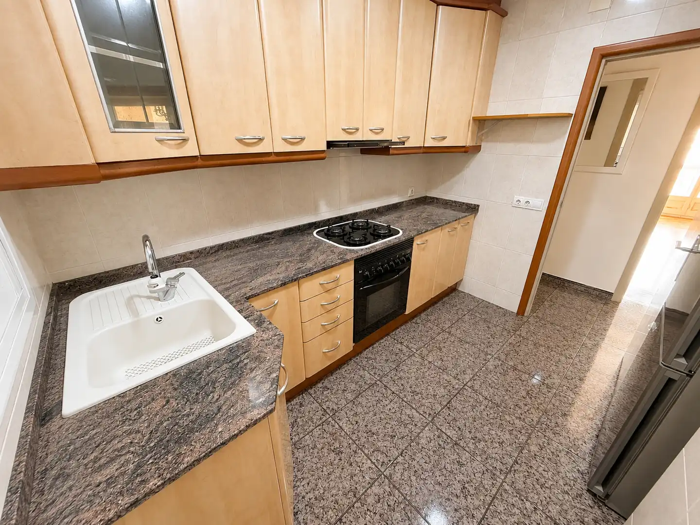 Cuina de Pis en venda en Cornellà de Llobregat amb Aire condicionat, Parquet i Balcó