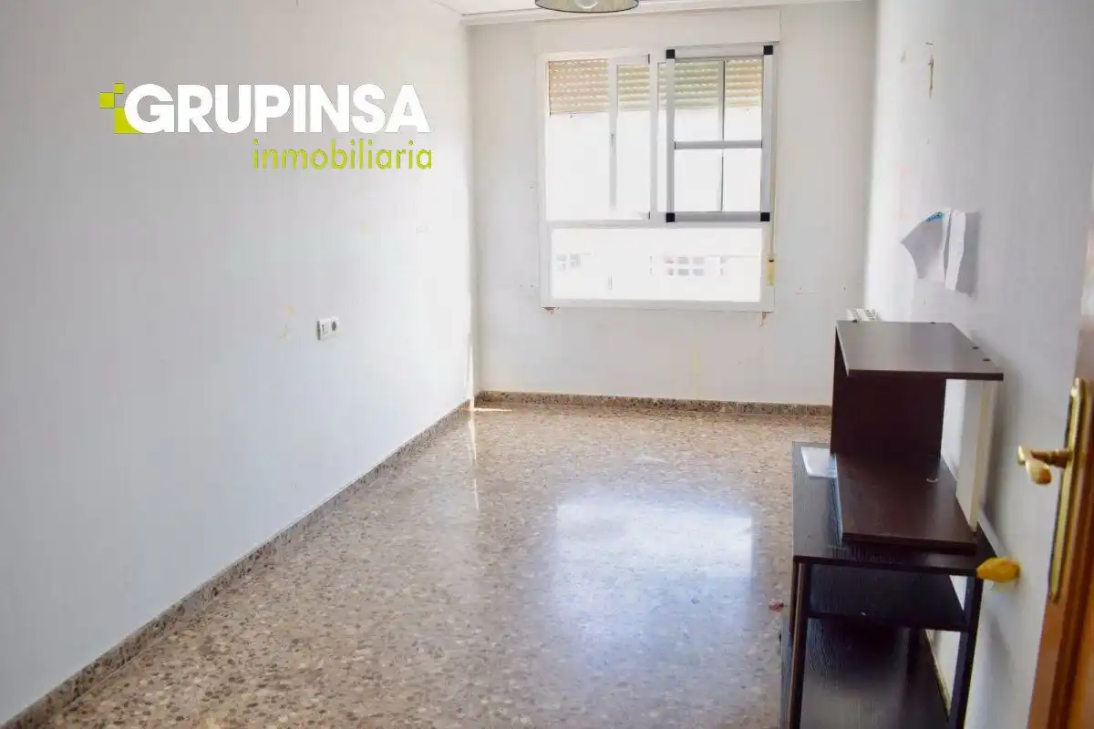 Piso en venta en Castellón de la Plana / Castelló de la Plana con Aire acondicionado, Terraza y Trastero