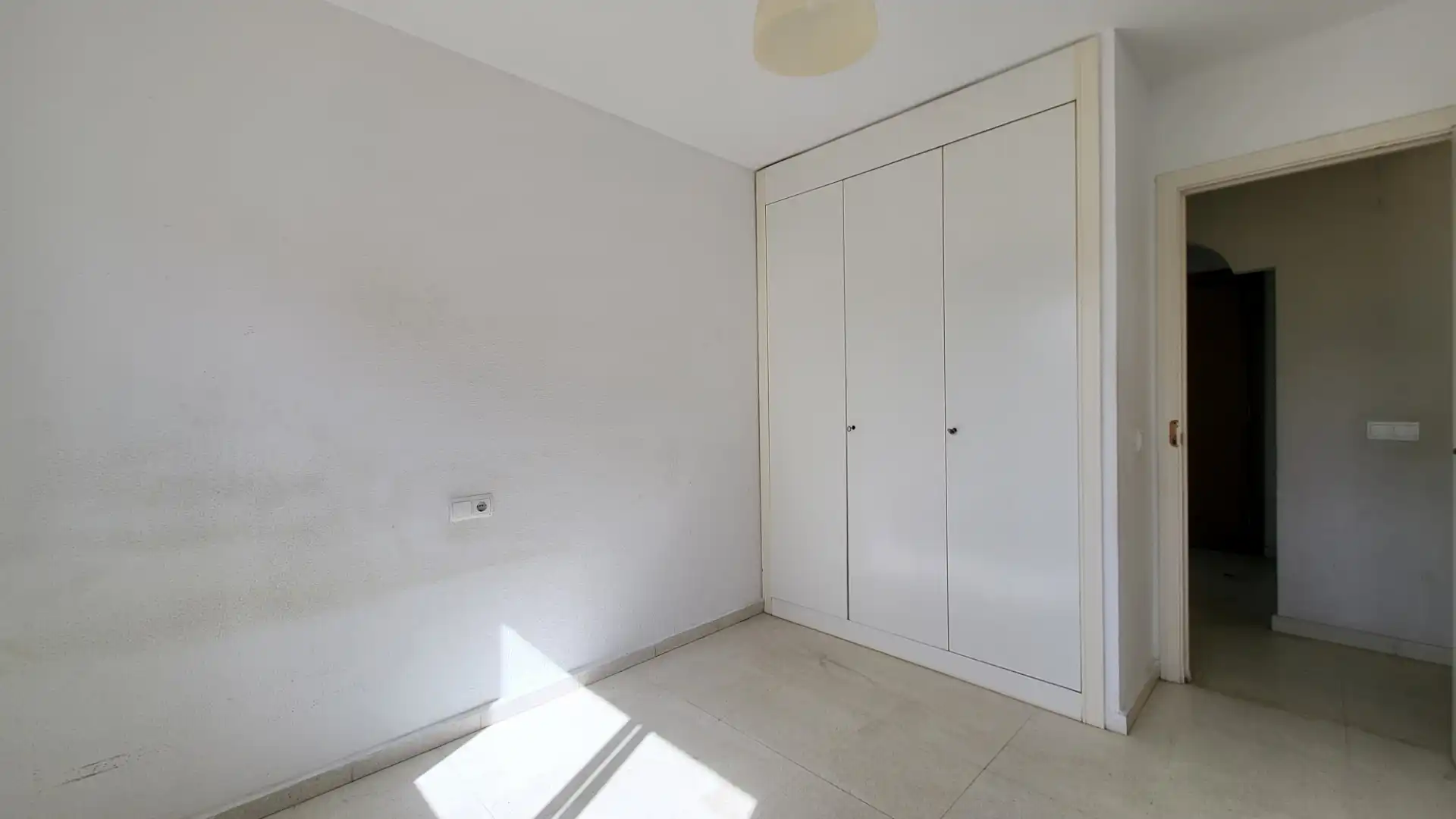 Piso en venta en Calle Andrómeda, El Cónsul - Ciudad Universitaria - El Romeral