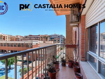 Appartamento con balcone in vendita a Carrer de la Mare Vedruna 8