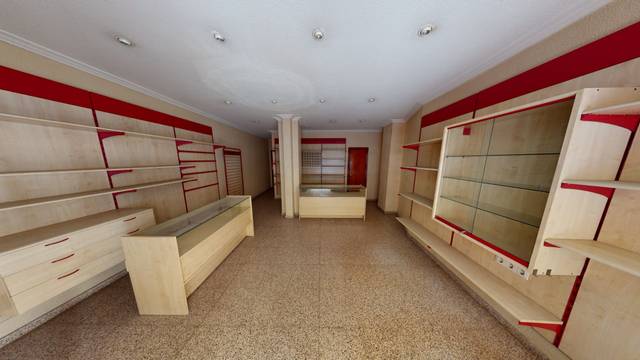 Local comercial en Venta en Calle del Doctor Bergez en Carolinas Altas