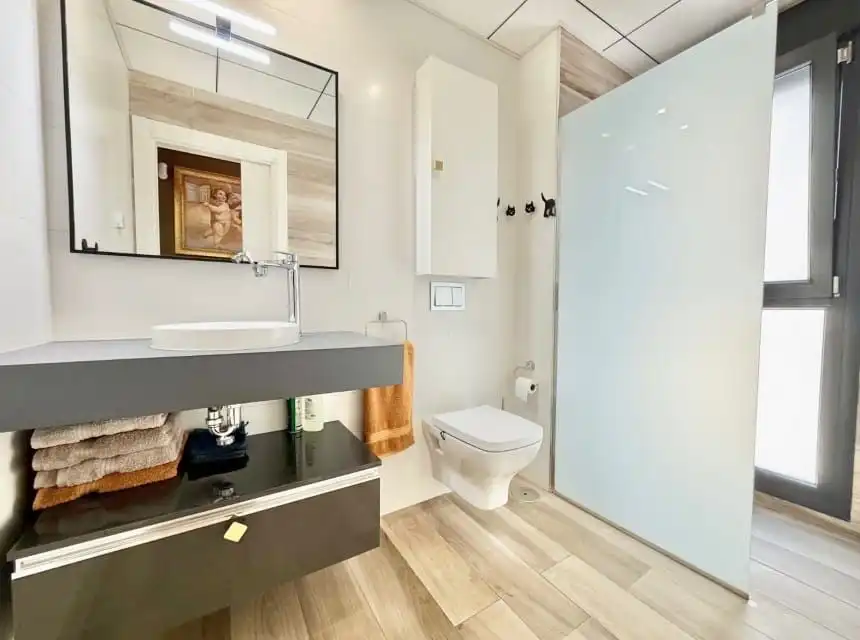 Baño de Casa o chalet en venta en Orihuela con Aire acondicionado, Calefacción y Jardín privado