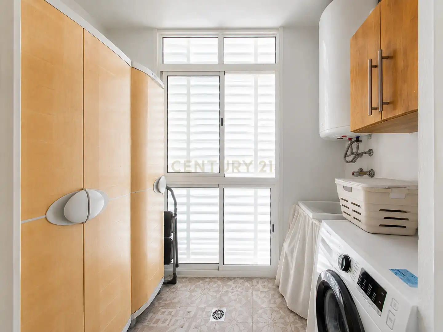 Habitación de Apartamento en venta en Benalmádena con Aire acondicionado, Trastero y Piscina comunitaria