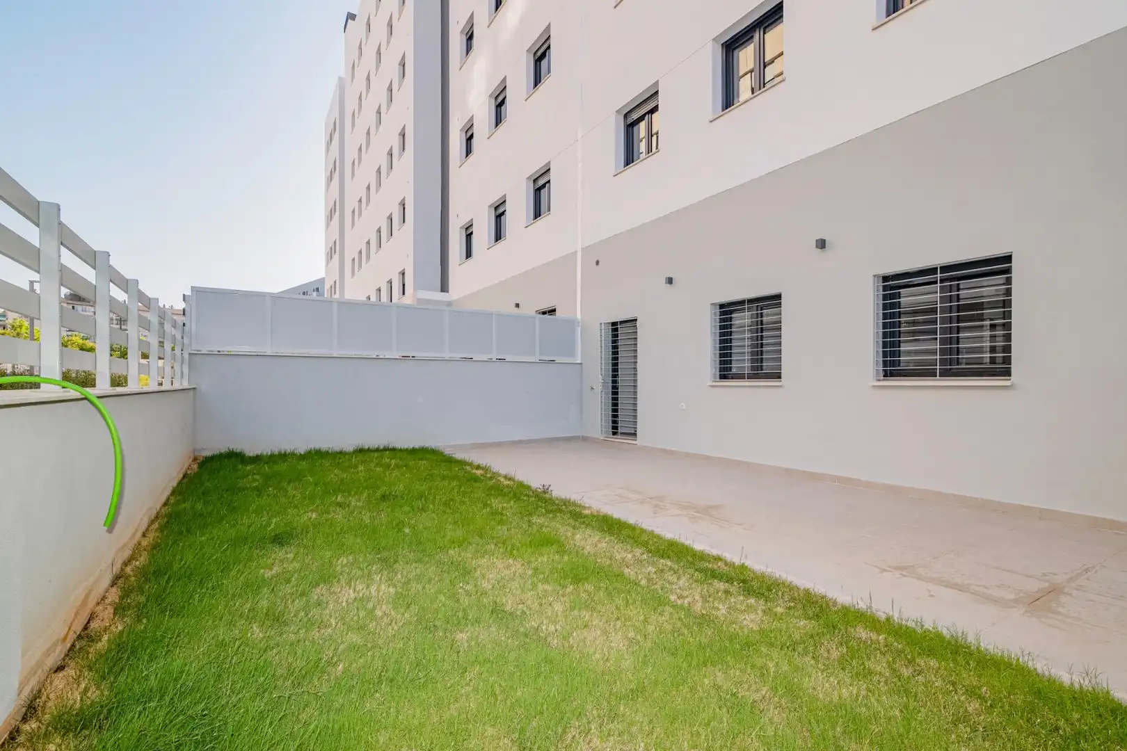 Vista exterior de Piso en venta en Granada con Aire acondicionado, Calefacción y Terraza
