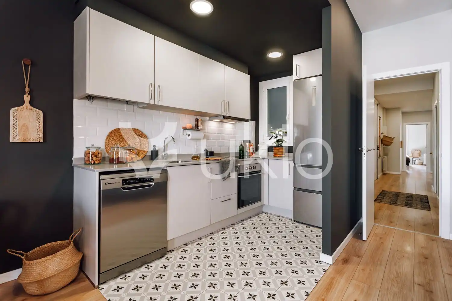 Cocina de Apartamento de alquiler en Barcelona con Aire acondicionado, Calefacción y Amueblado