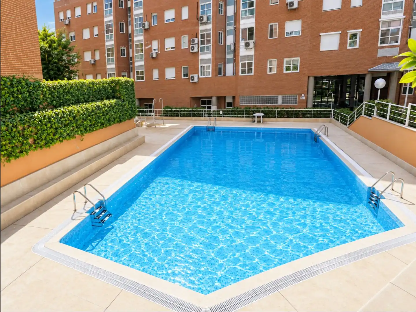 Schwimmbecken von Wohnung zur Miete in  Madrid Capital