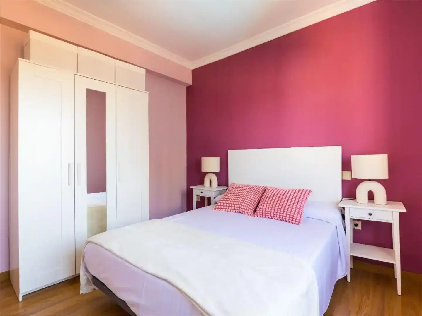 Schlafzimmer von Wohnung zur Miete in Haro mit Balkon