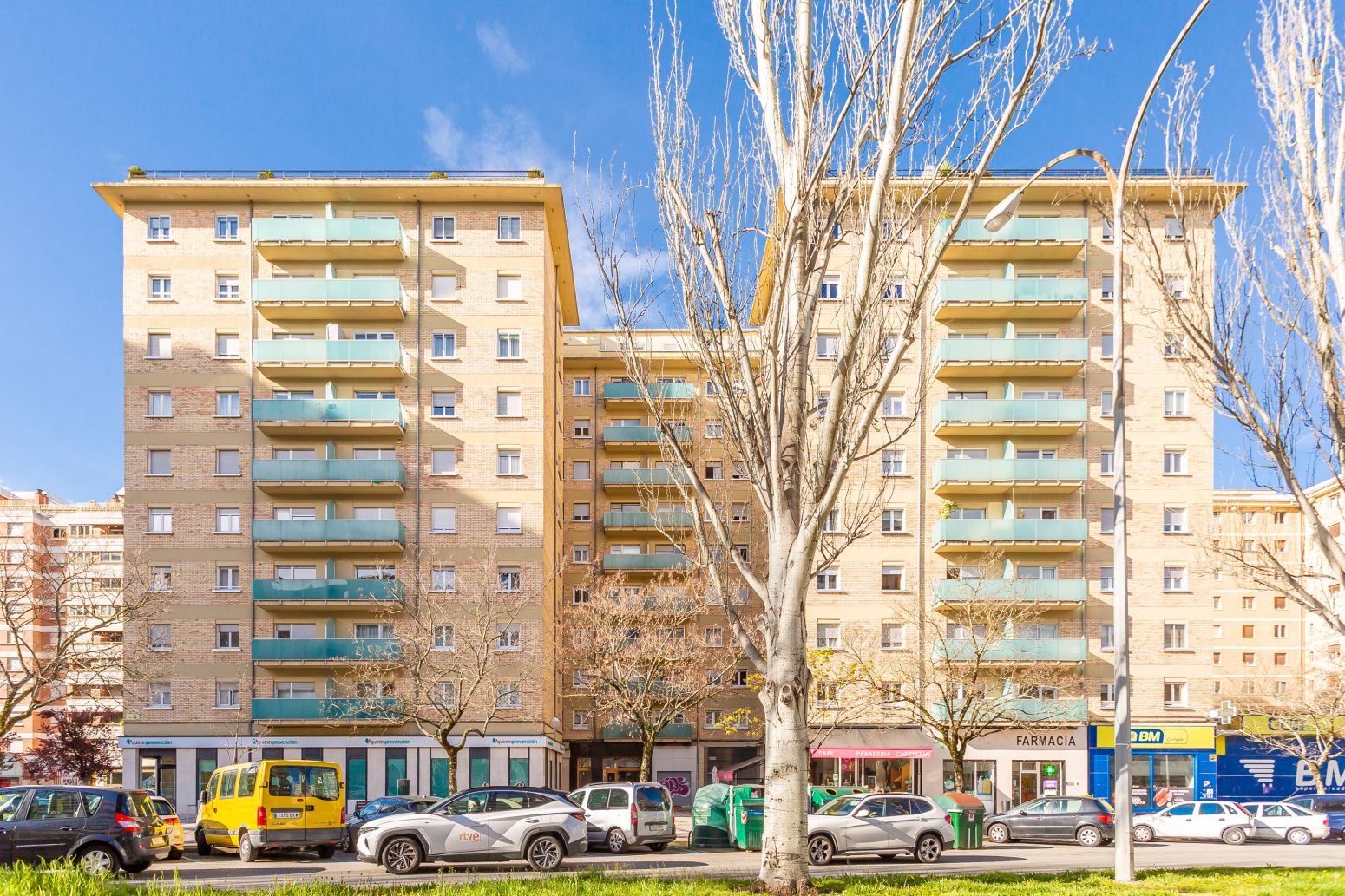 Vista exterior de Piso en venta en  Pamplona / Iruña con Calefacción, Parquet y Balcón