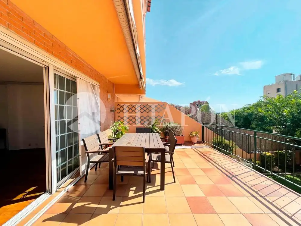 Terraza de Casa adosada en venta en El Masnou con Calefacción, Jardín privado y Terraza