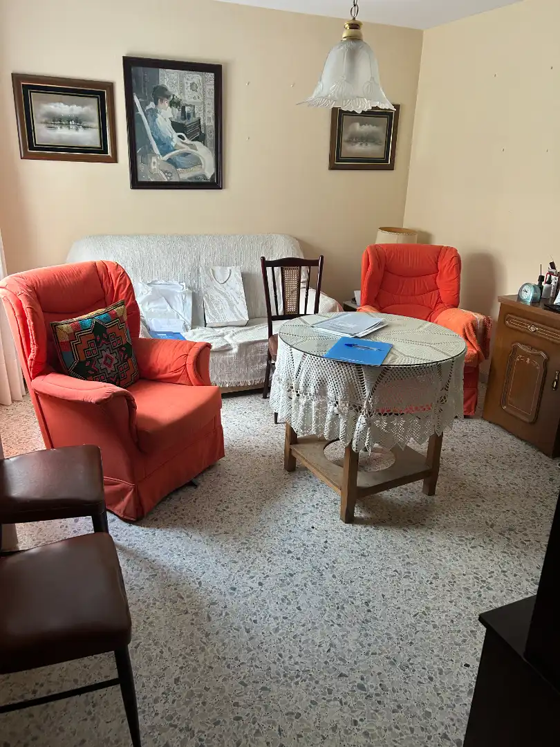 Living room of Flat for sale in Vélez-Málaga  with Air Conditioner, Terrace and Furnished