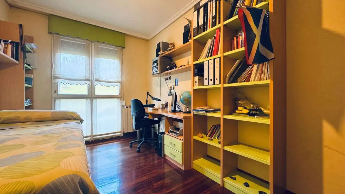 Habitación de Casa adosada en venta en Andoain con Calefacción, Jardín privado y Terraza