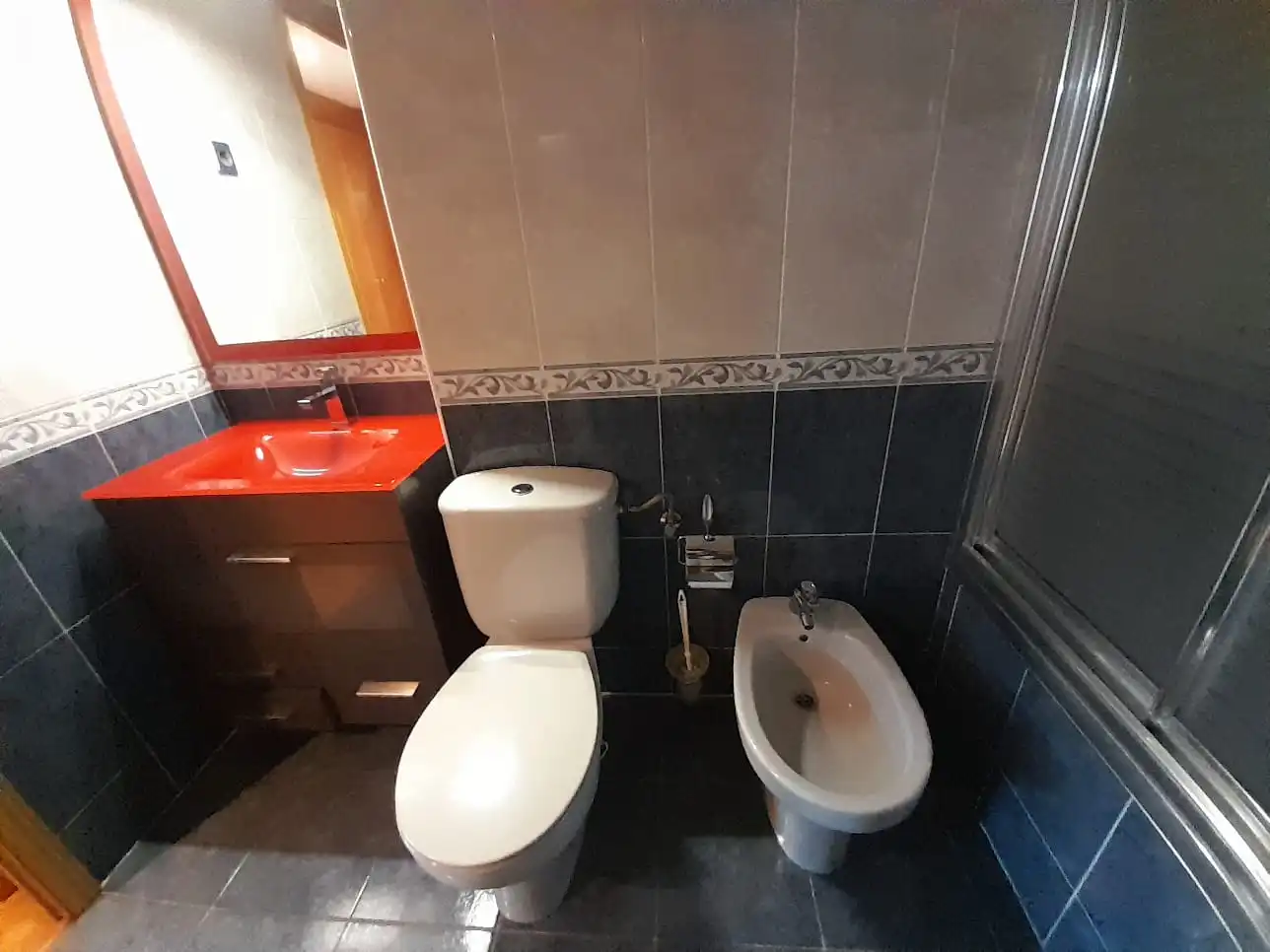 Bathroom of Flat for sale in Madrid  with Air Conditioner, Heating and Storage room