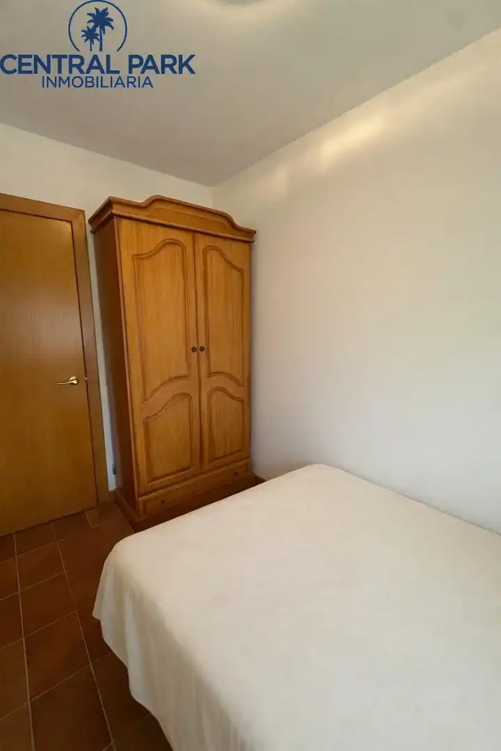 Habitación de Apartamento en venta en Salou con Aire acondicionado, Terraza y Amueblado