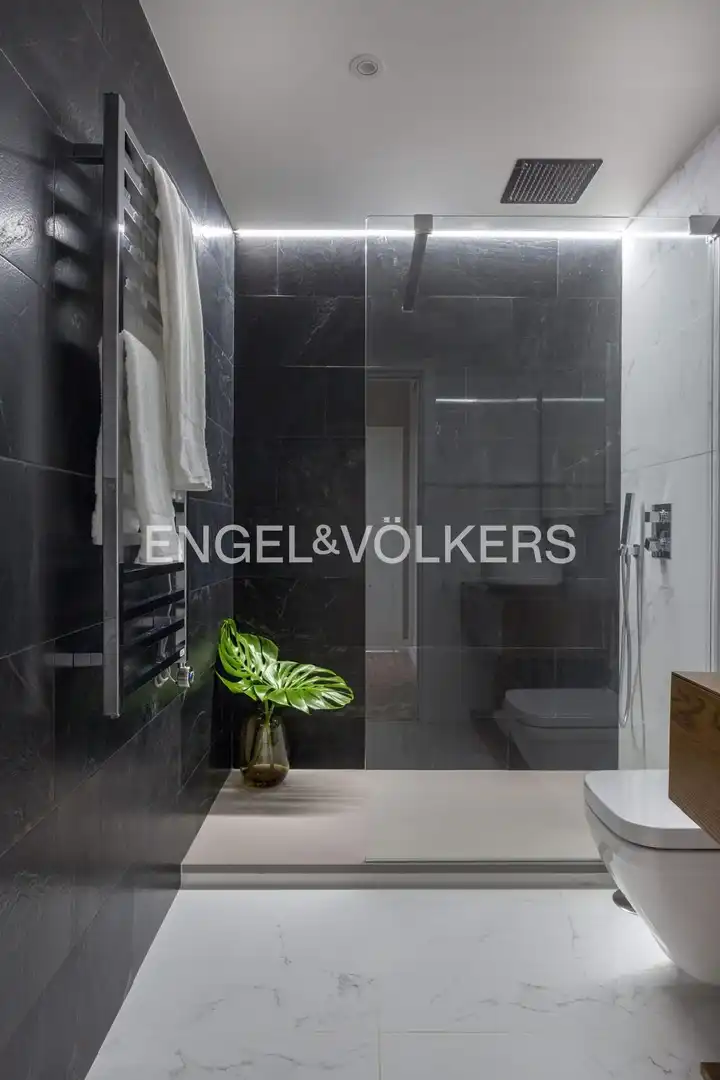 Baño de Piso de alquiler en Madrid con Aire acondicionado, Calefacción y Parquet