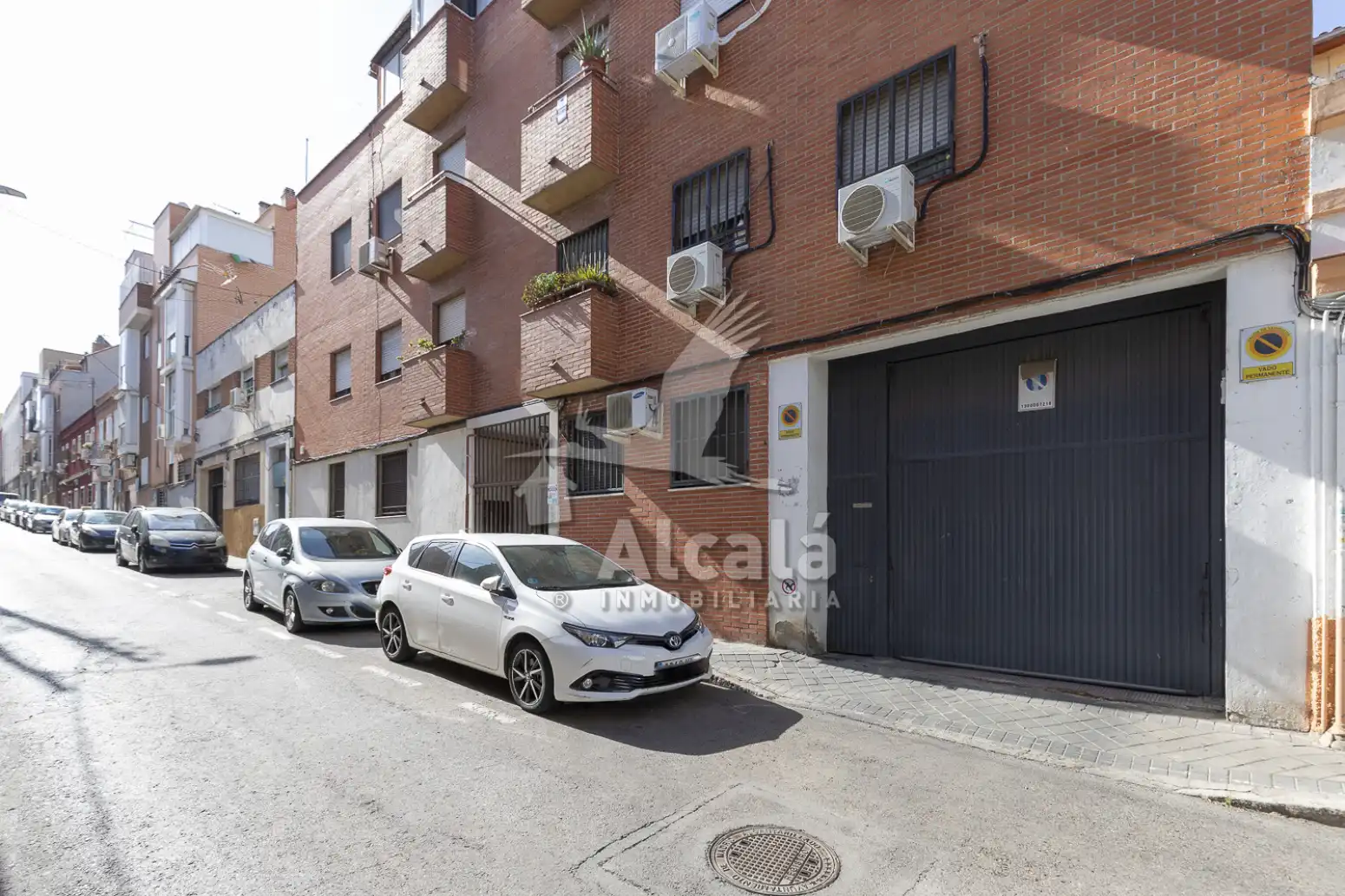 Vista exterior de Pis en venda en Madrid amb Calefacció