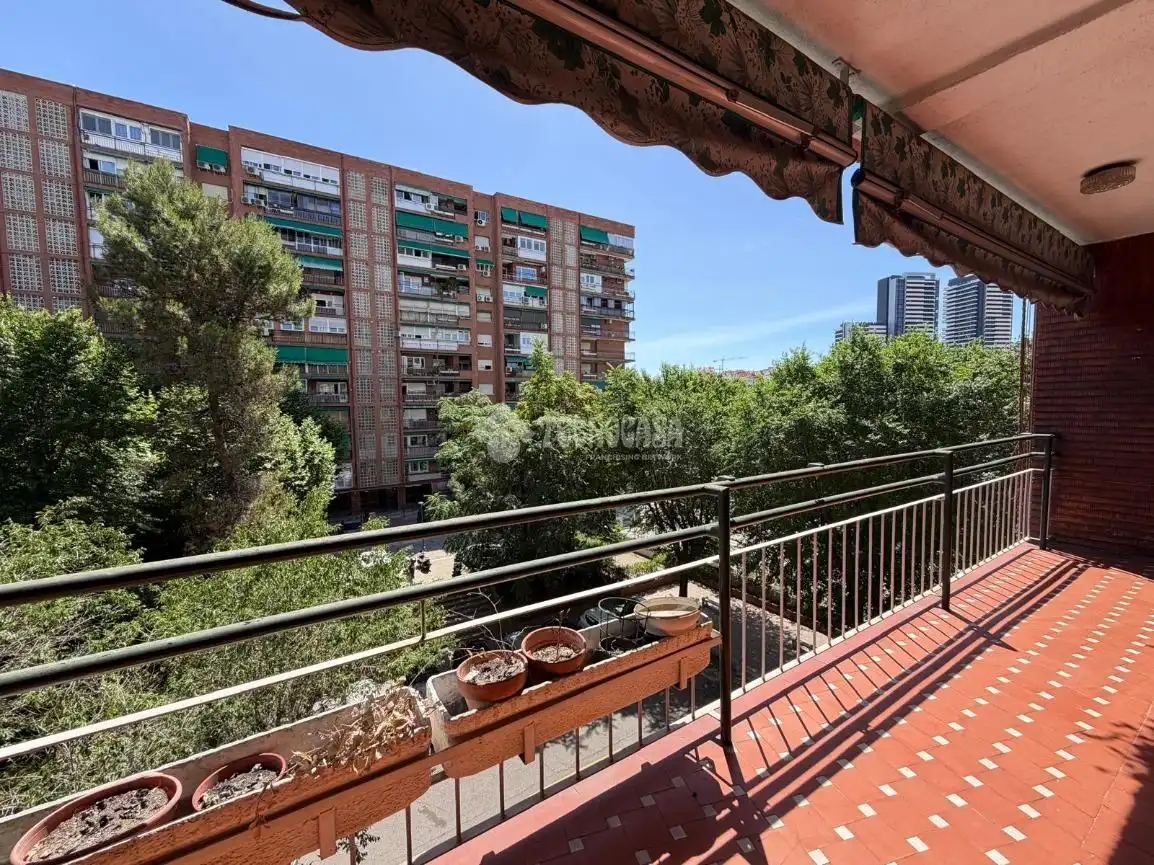Vista exterior de Piso en venta en Madrid con Aire acondicionado, Calefacción y Terraza