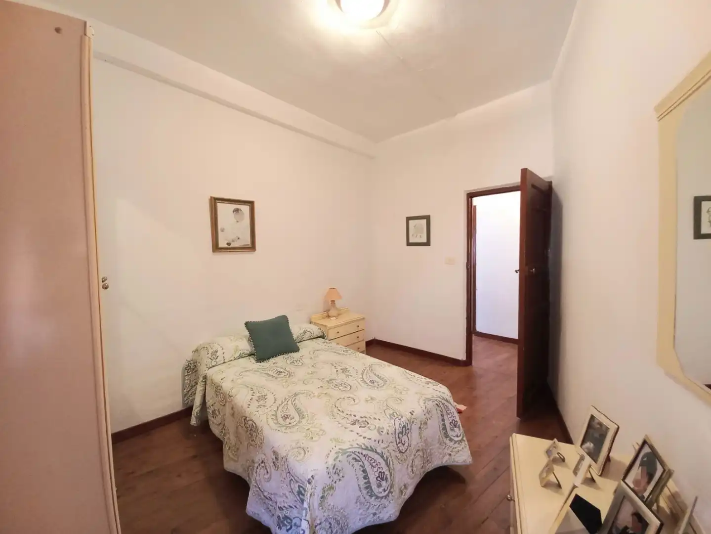 Schlafzimmer von Einfamilien-Reihenhaus zum Verkauf in Presencio mit Privatgarten