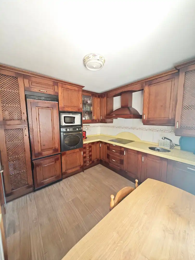 Cocina de Casa adosada en venta en Toledo con Aire acondicionado, Calefacción y Horno