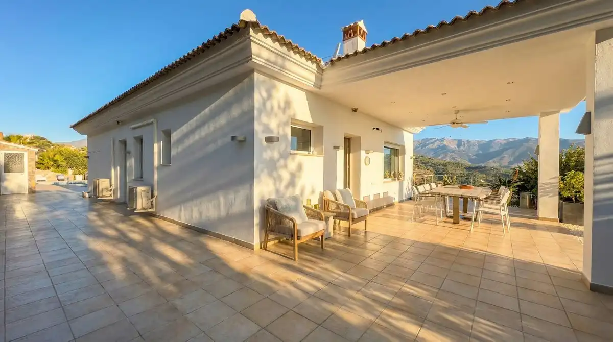 Detached house with pool for sale in Guaro, imagen 5