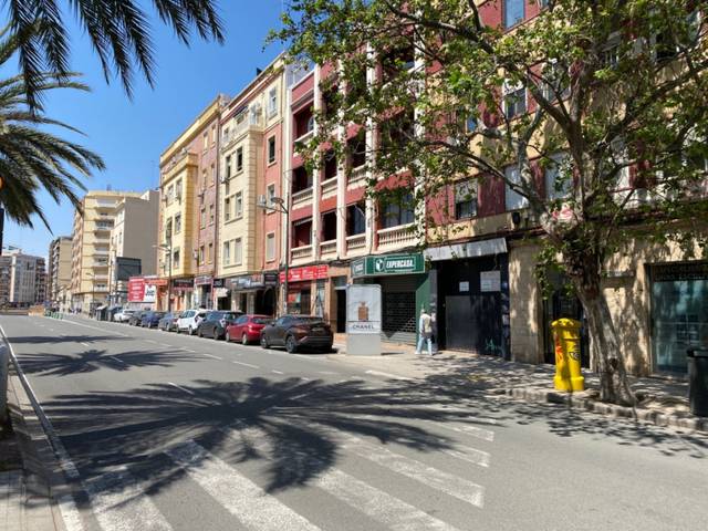 Local comercial en Venta en Valencia - Avenida PRIMADO REIG en Els Orriols