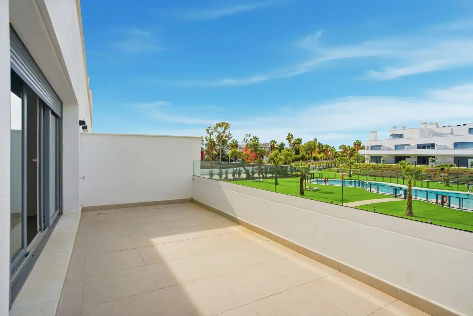 Terrassa de Pis en venda en Estepona amb Aire condicionat, Terrassa i Piscina comunitària