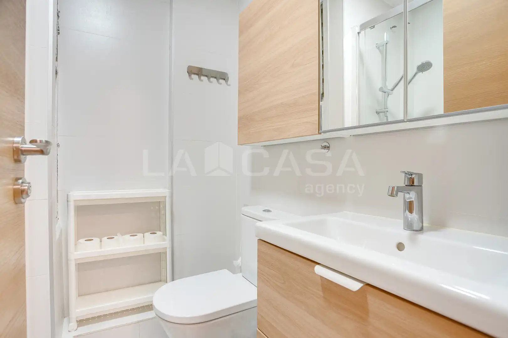 Baño de Piso en venta en Barcelona con Calefacción y Balcón