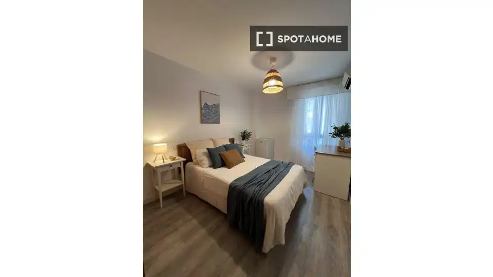 Bedroom of Flat for share in  Palma de Mallorca  with Air Conditioner, Heating and Furnished