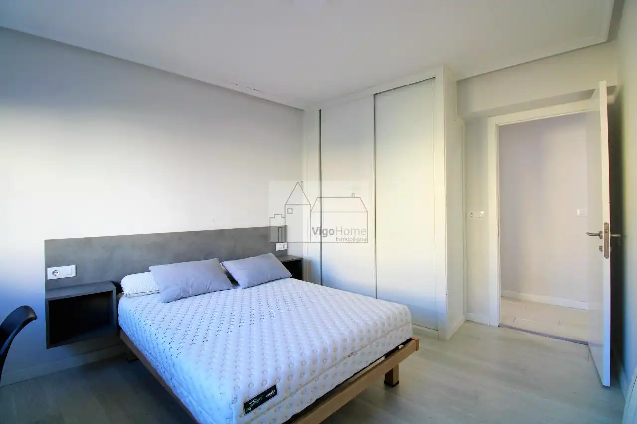 Schlafzimmer von Wohnung zur Miete in Vigo  mit Heizung, Terrasse und Möbliert
