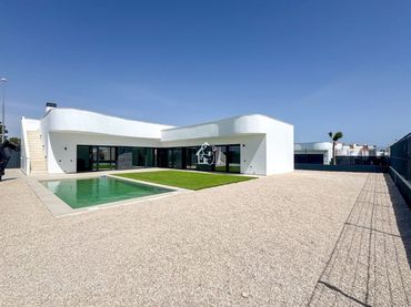 Casa amb piscina en venda a Algorfa