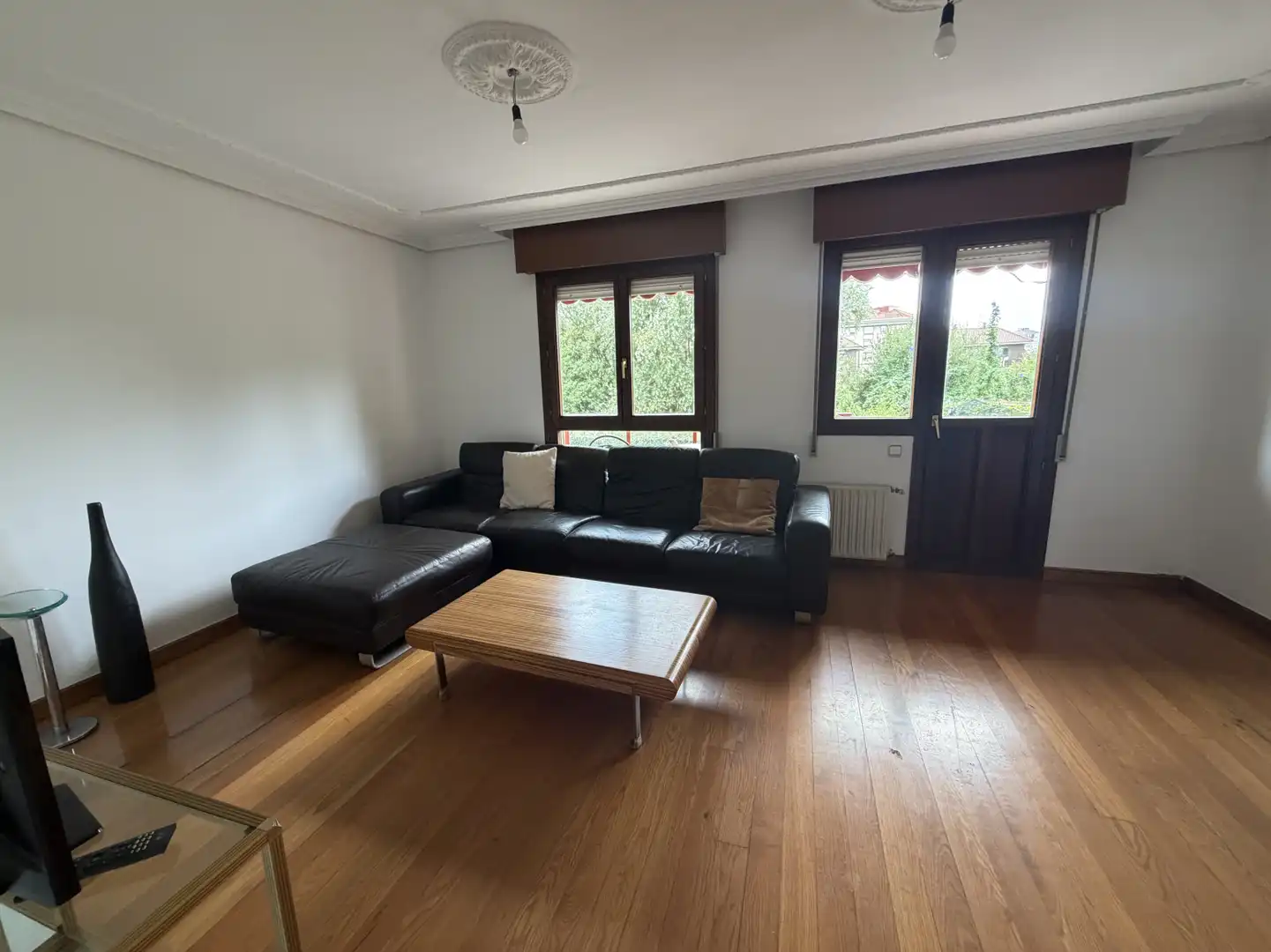 Wohnzimmer von Einfamilien-Reihenhaus zum Verkauf in Camargo mit Heizung, Privatgarten und Terrasse