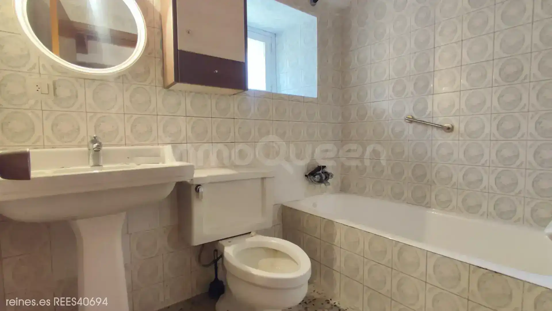 Bathroom of Houses for sale in Cabrales  with Terrace and Furnished