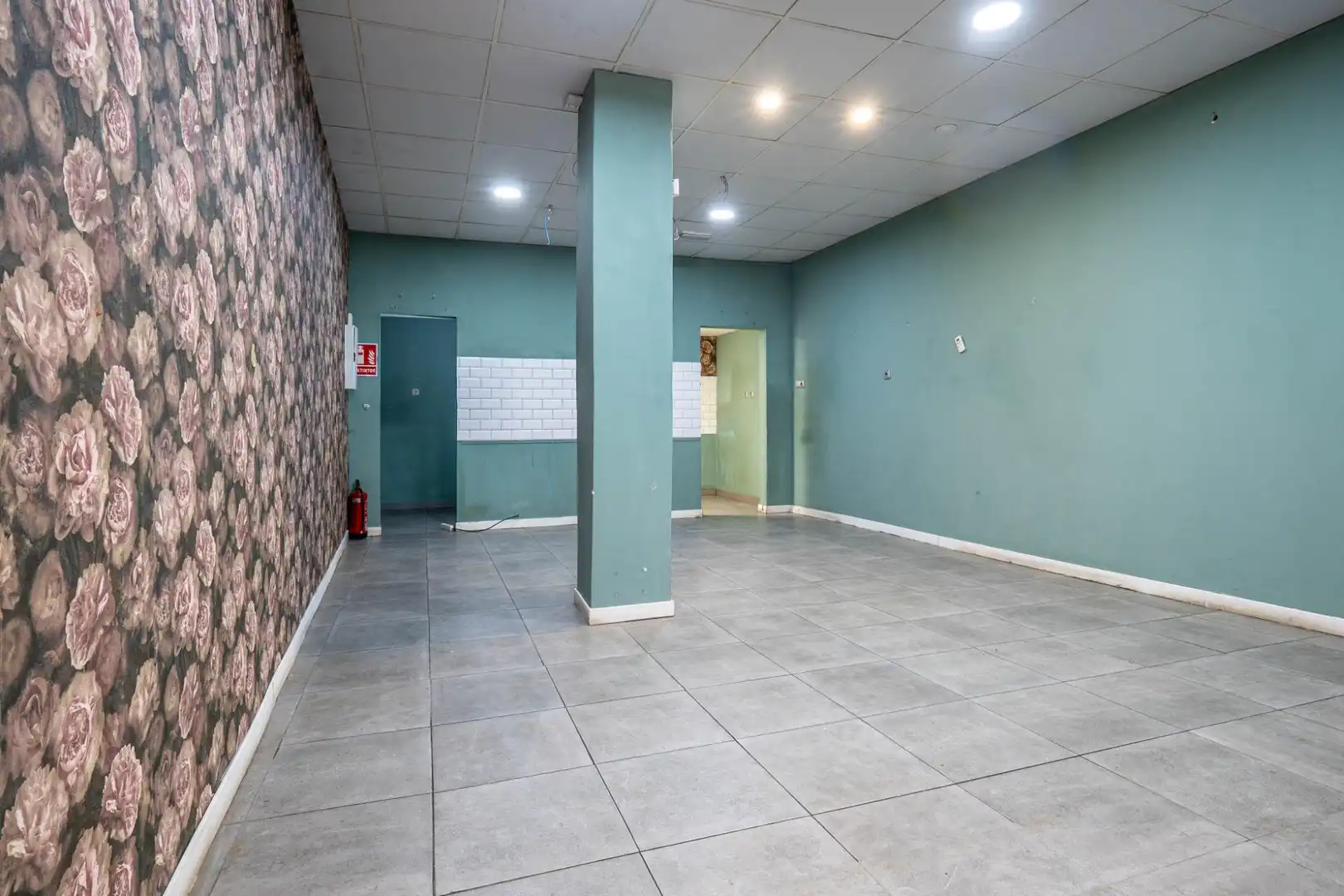 Local en venta en Armilla con Aire acondicionado