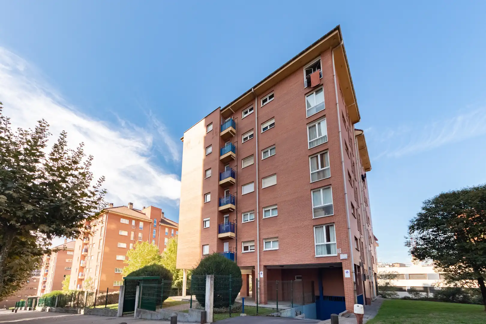 Vista exterior de Piso en venta en Otxarkoaga - Txurdinaga