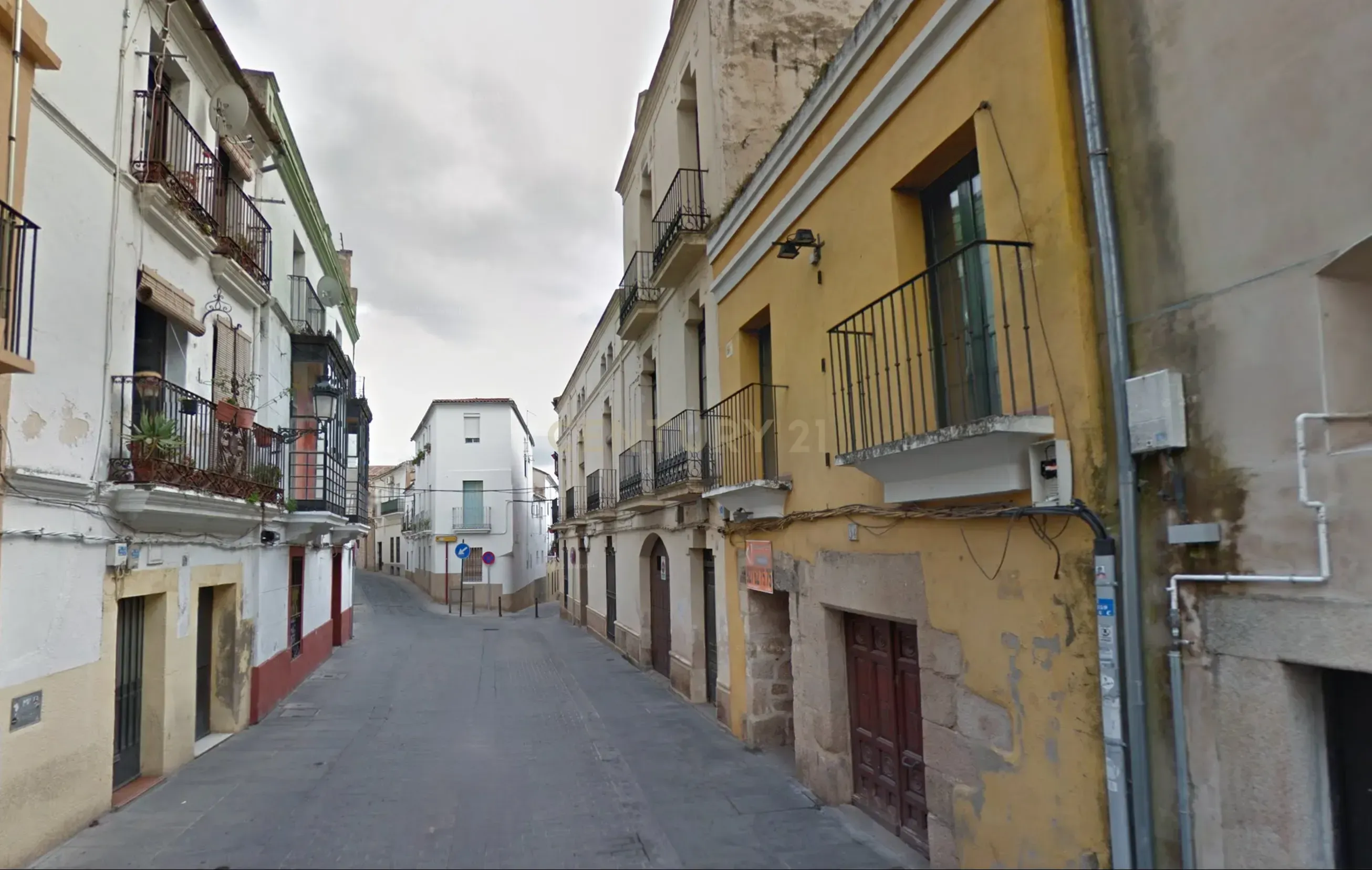 Vista exterior de Edifici en venda en Cáceres Capital