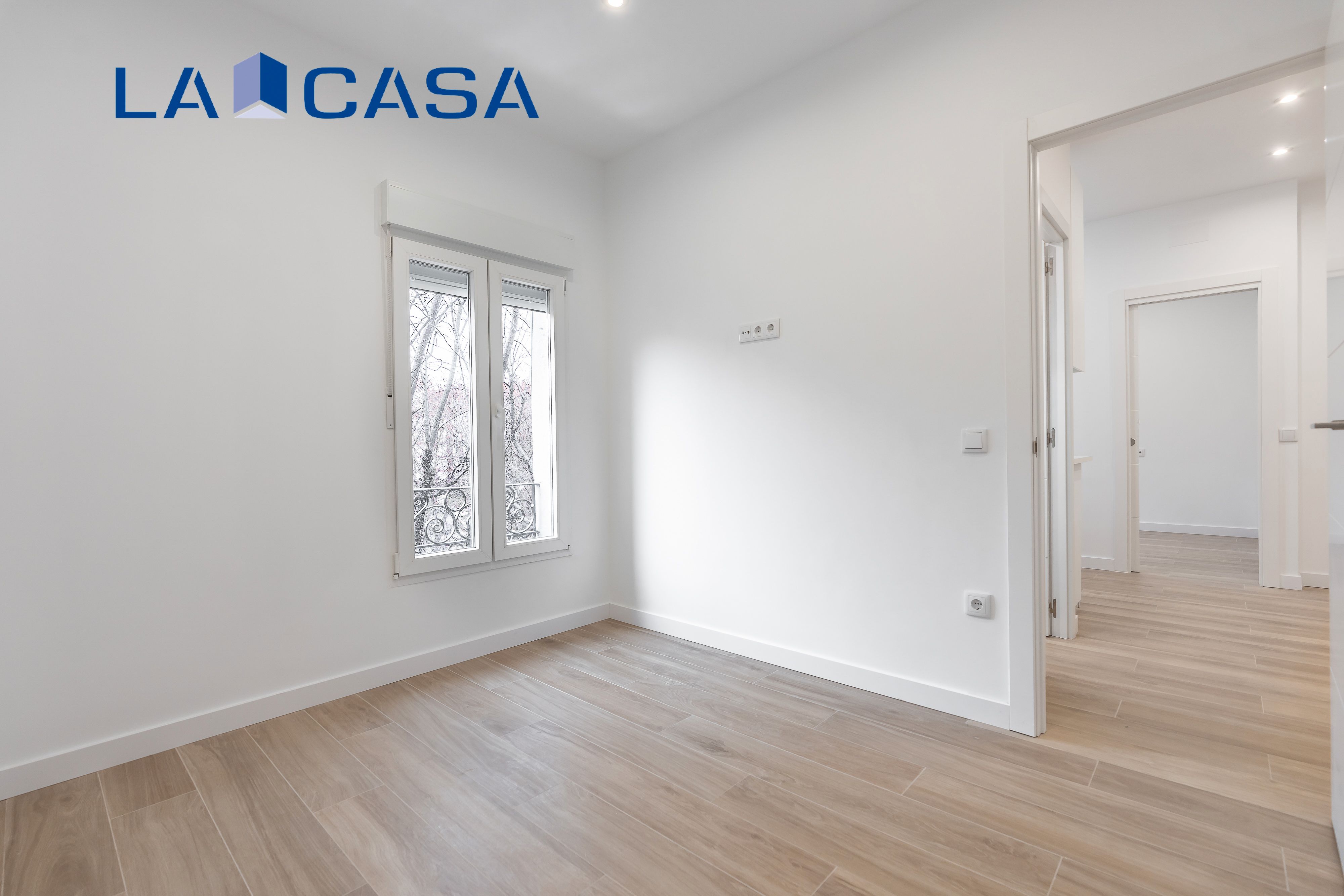 Bedroom of Flat for sale in  Madrid Capital