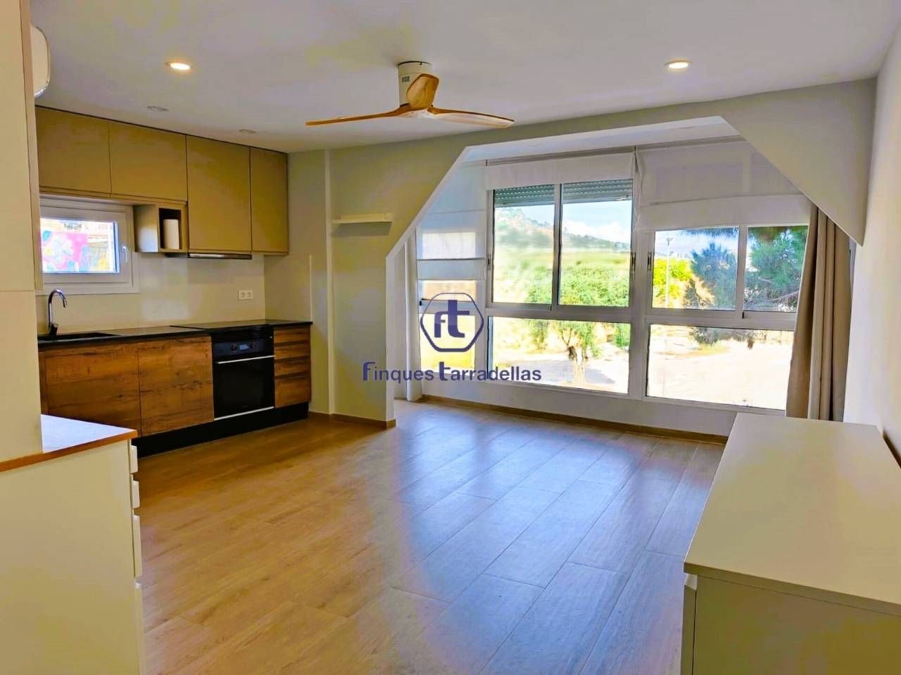 Vista exterior de Piso en venta en Blanes con Parquet, Amueblado y Balcón