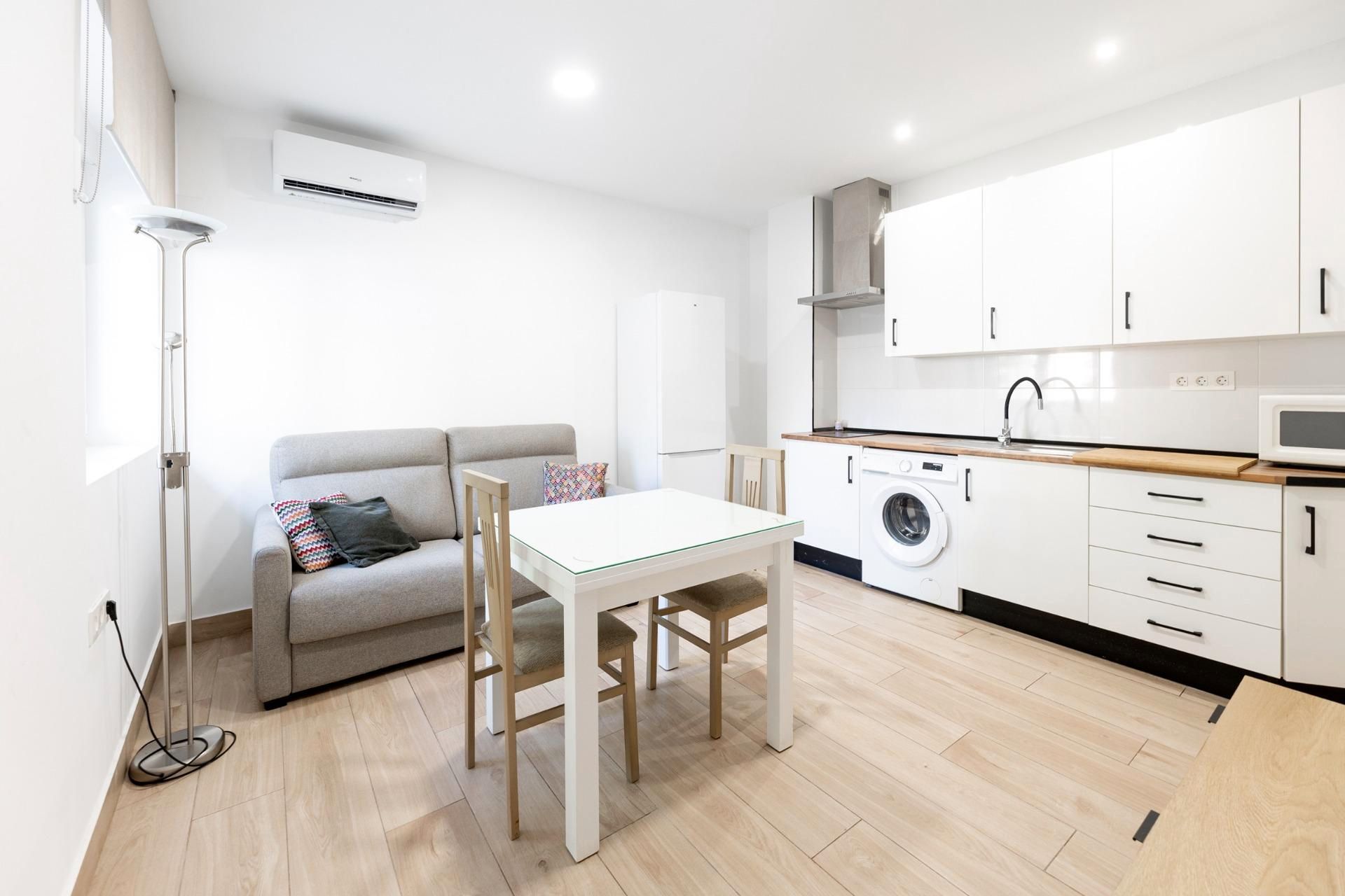 Dormitori de Apartament en venda en  Granada Capital amb Aire condicionat, Calefacció i Moblat