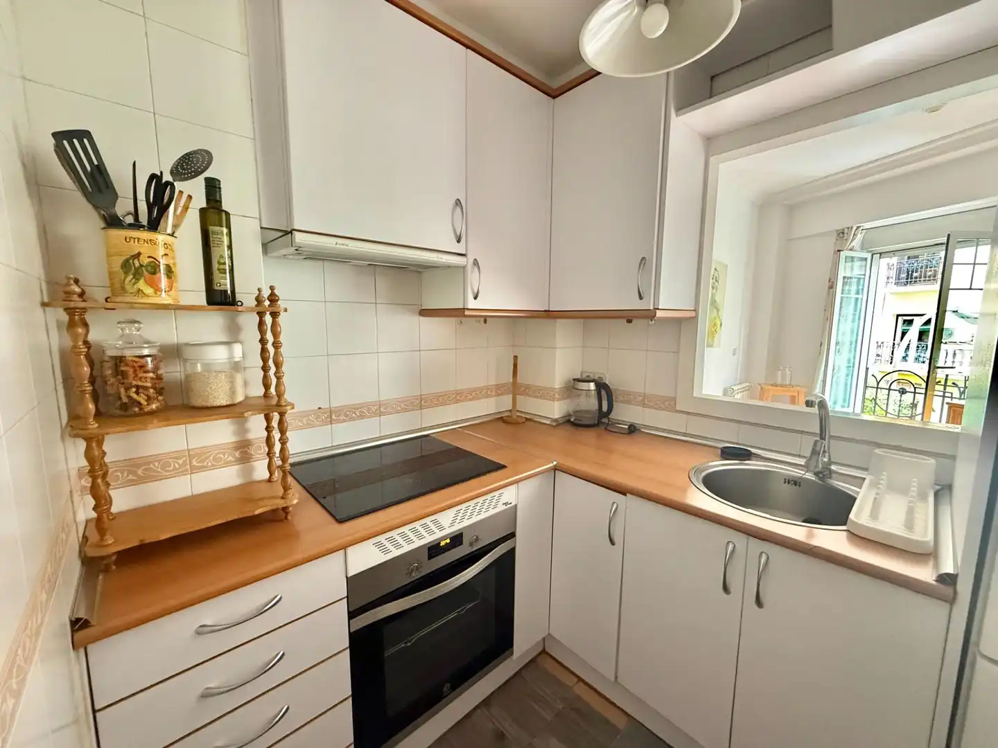 Küche von Wohnung zur Miete in Madrid mit Heizung, Möbliert und Balkon